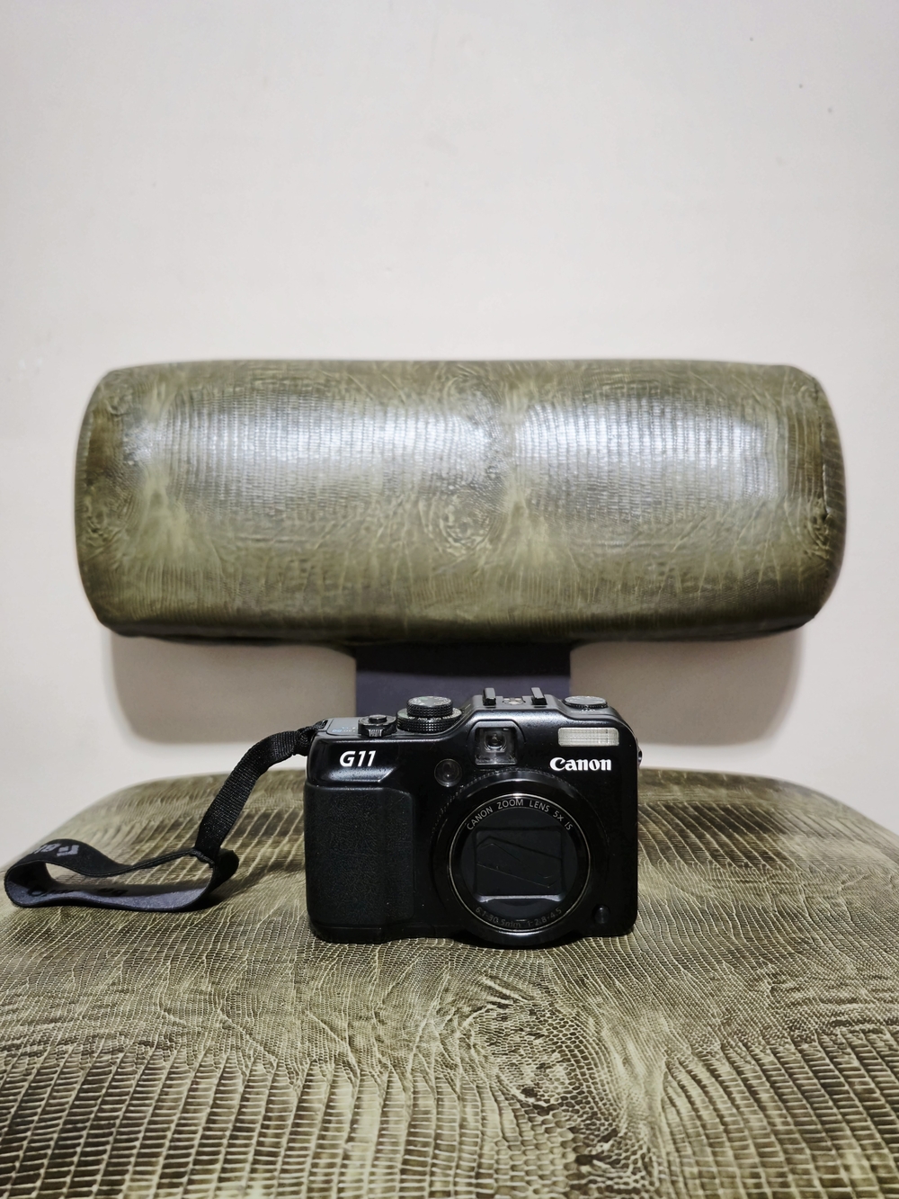 Rare Canon PowerShot G11 Digital Camera W Charger :)
